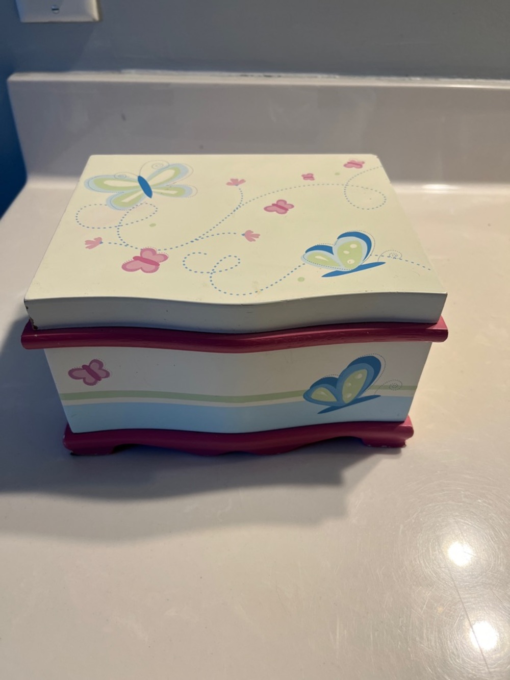 Vintage Wooden Jewelry/Makeup Box